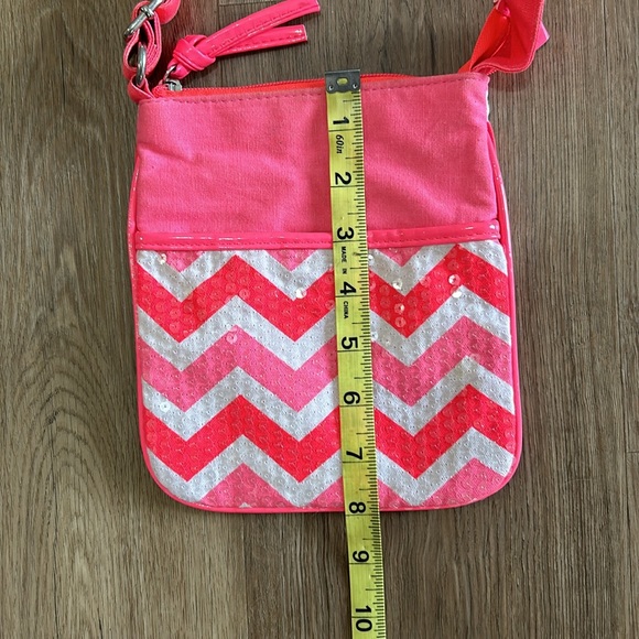 Bright Coral Chevron Crossbody purse with main zipper & front Velcro pouch - Picture 5 of 11